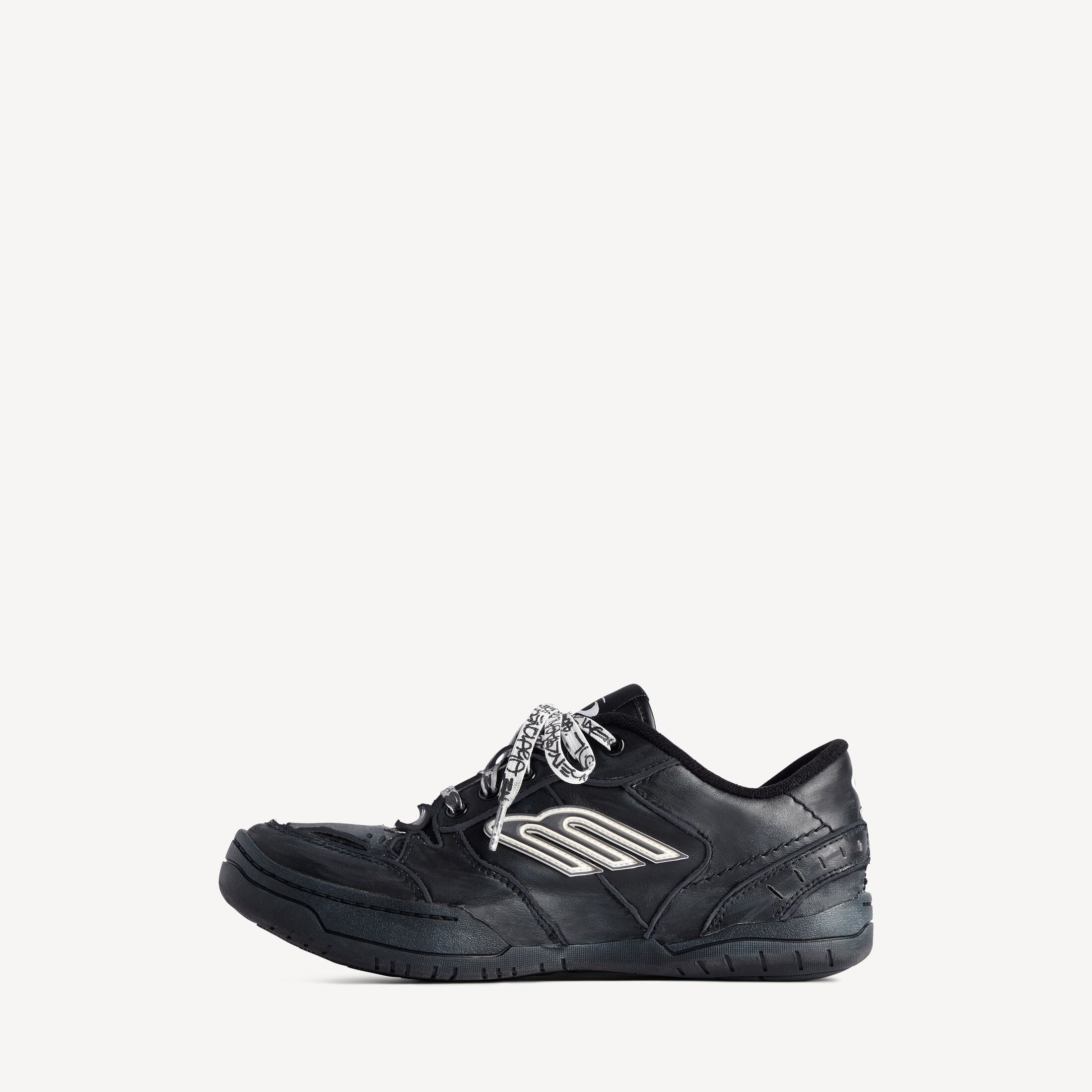 Hamptons Worn-out Sneaker Balenciaga