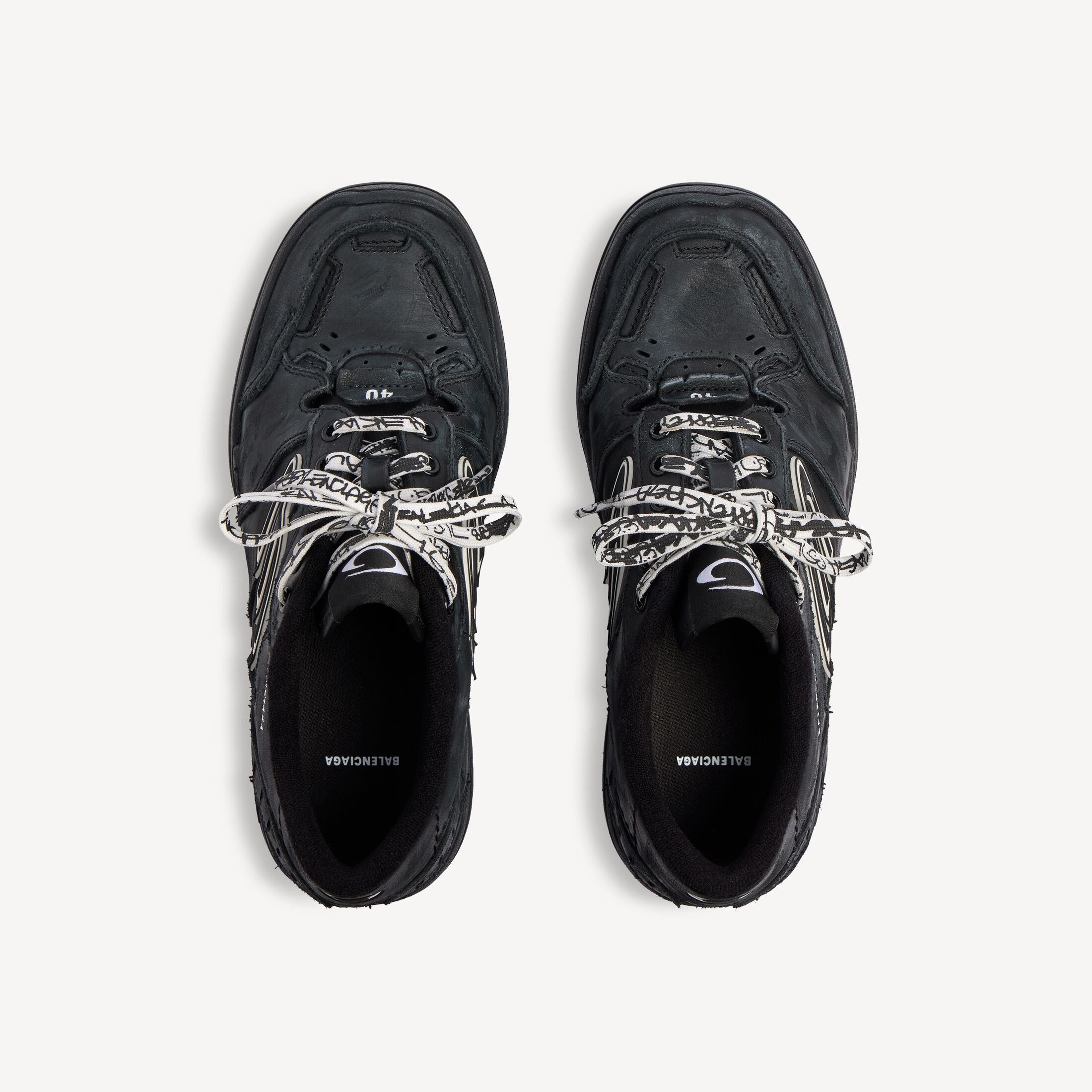 Hamptons Worn-out Sneaker Balenciaga